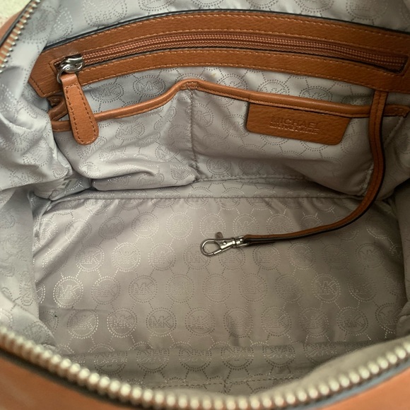 Michael Kors Sophie Top Zip Large Leather Bag - Picture 8 of 14